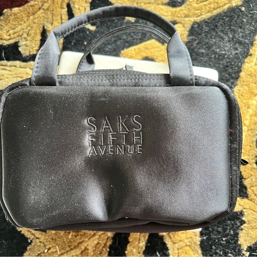 SAKS Fifth Avenue Black Satin Like Traveling Jewelry Case Red Oriental Print